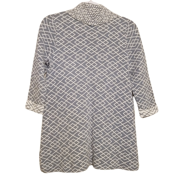 Anthropologie | Moth Gray & White Abstract Print Turtleneck Sweater (Size Small) - Picture 15 of 15